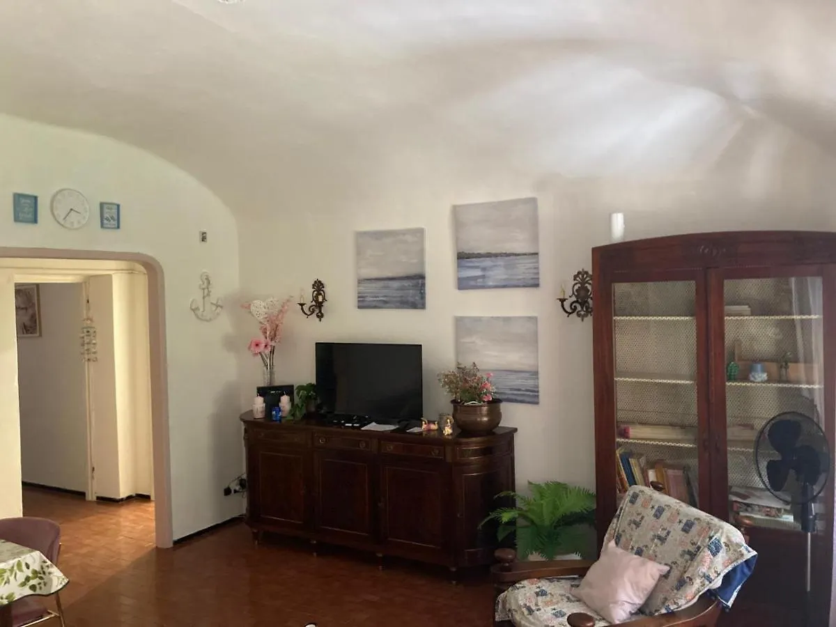 La Terrazza Di Ameglia Alta Apartment 0*,