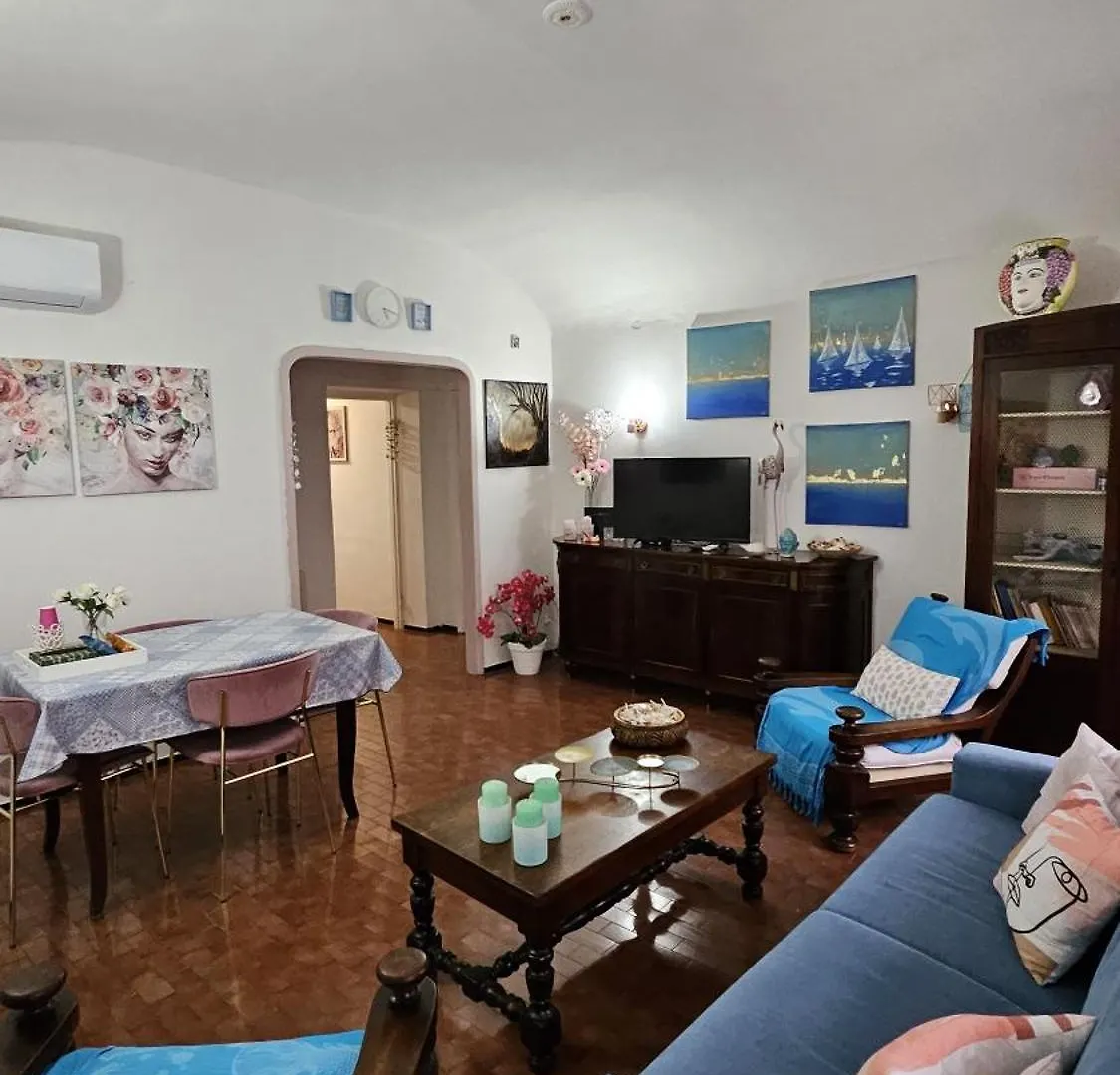 La Terrazza Di Ameglia Alta Apartment 0*,